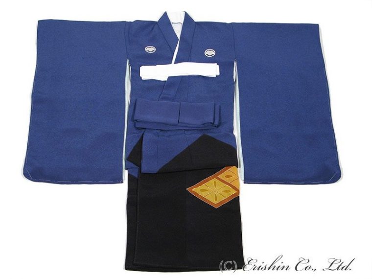 お宮詣り着は、七五三のお着物用にと、身揚げ・肩揚げ・袖直し・紐直しをいたします。