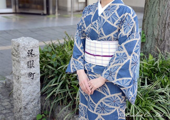 織名古屋帯　白地に格子　花柄