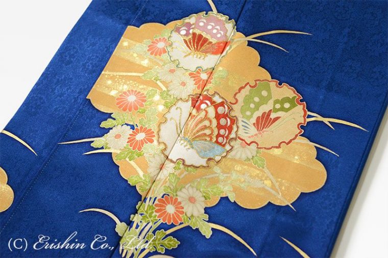 お仕立て上がりの上前袵と身頃部分。