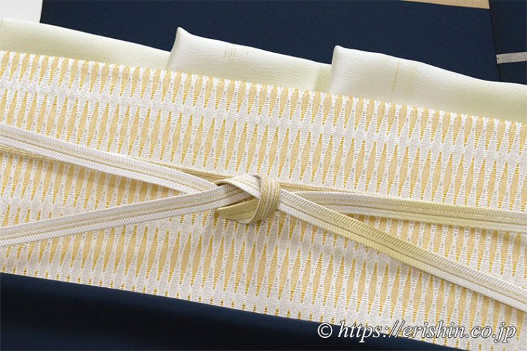 付下訪問着「金彩横段に宝尽くし」に北村武資氏の「魚々子縞