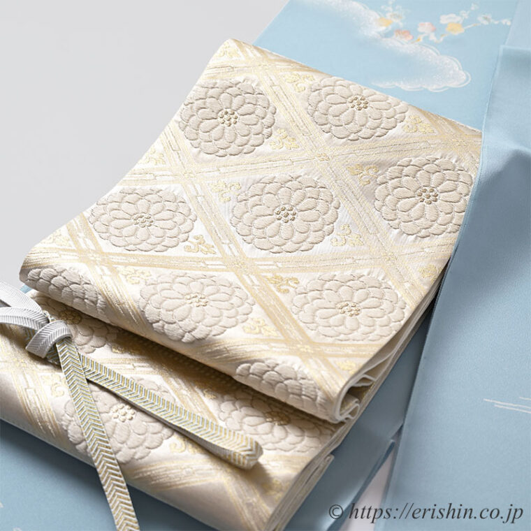 「袋帯（菊華菱文/古代摺銀色）」のコーディネート例