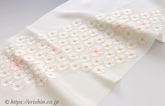 帯揚げ（菊尽くし・刺繍/薄クリーム色・縮緬）