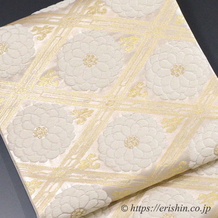 袋帯（菊華菱文/古代摺銀色）