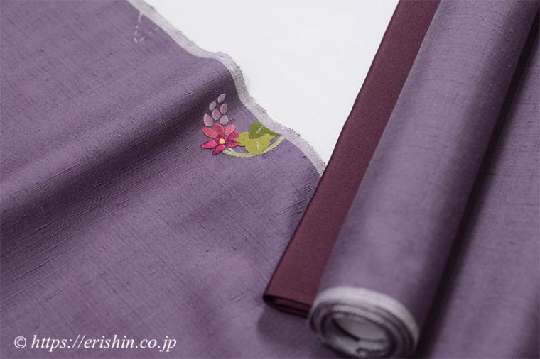 反物に入ったお誂え刺繍洒落紋（葛花の丸）と別染めの八掛