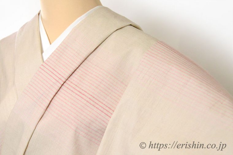 本場結城紬（地機〔居坐機〕薄紅梅色細縞段/ベージュ地）