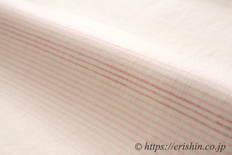 本場結城紬（地機〔居坐機〕薄紅梅色細縞段/ベージュ地）