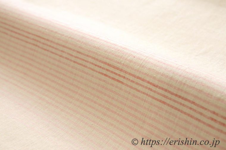 本場結城紬（地機〔居坐機〕薄紅梅色細縞段/ベージュ地）