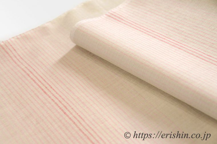 本場結城紬（地機〔居坐機〕薄紅梅色細縞段/ベージュ地）