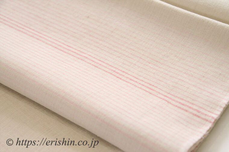 本場結城紬（地機〔居坐機〕薄紅梅色細縞段/ベージュ地）