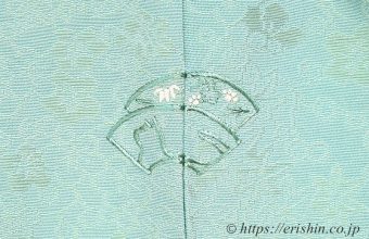 オリジナル手刺繍洒落紋（扇面にネコ）
