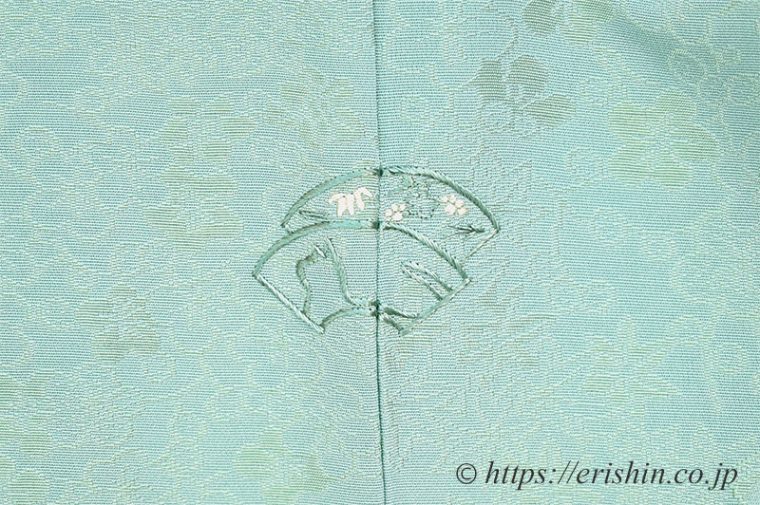 オリジナル手刺繍洒落紋（扇面にネコ）