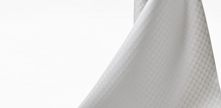 姫路えり新オリジナル 塵よけ兼雨コート「小市松重ね」生地のドレープ感