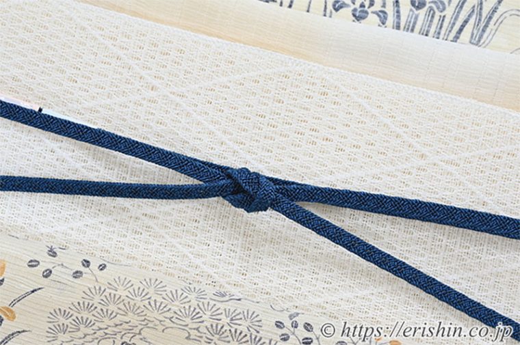 夏付下小紋（茶屋辻小袖/藍に鼈甲色・波筬絽生紬）に北村武資 羅八寸名古屋帯（上品羅/オフホワイト）のコーディネート