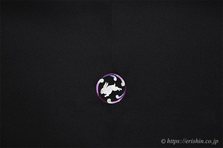 手刺繍お洒落紋のお誂え　波の丸に跳ね兎（兵庫県Ｅ様）