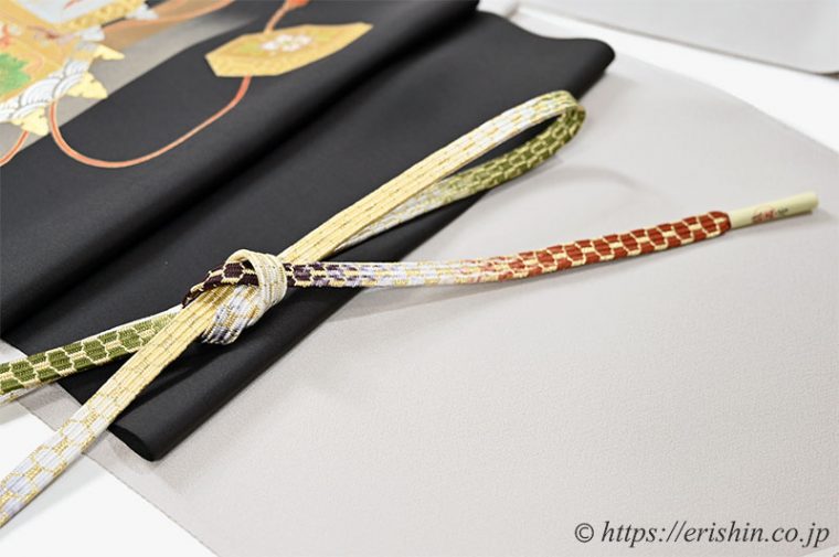 付下（菱散らし文/白茶色）にオリジナル染名古屋帯（金彩段霞に貝桶）　 帯締め　貝の口亀甲組（黒茶色×柿茶色×鶯色）