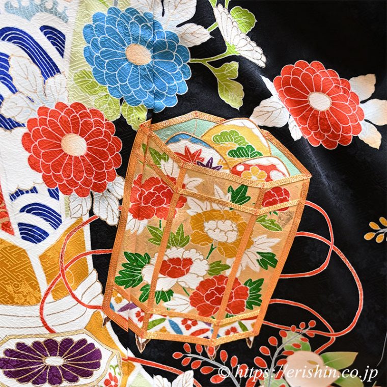 振袖　束ね熨斗に貝桶（黒地）