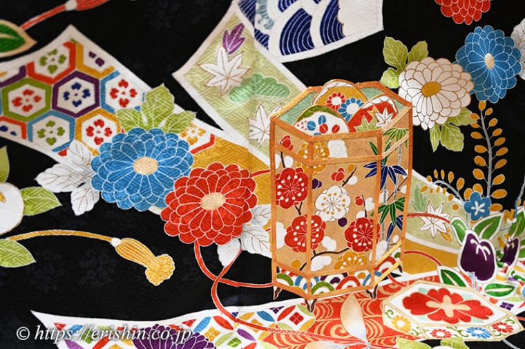 振袖　束ね熨斗に貝桶（黒地）