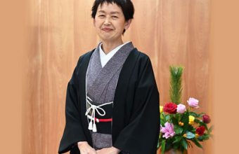 着物・黒絵羽織 着姿（E様）