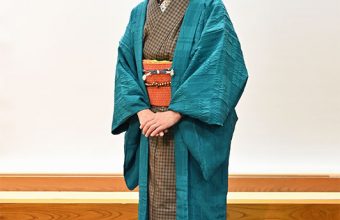 呉服えり新オリジナル羽織りもの「市松on市松」M様ご着用姿