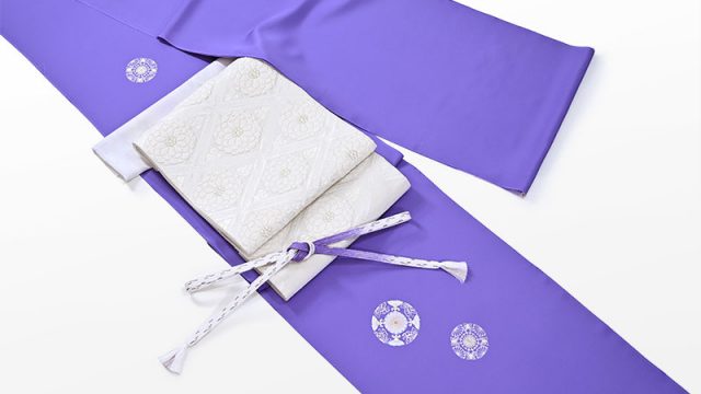 えり新オリジナル付下（銀彩蝶華紋/紫苑色）と袋帯（菊華菱文）のコーディネート例