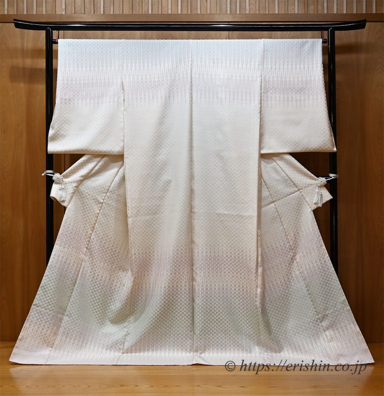 根津美和子・作　市松綾織り訪問着「里山の春」