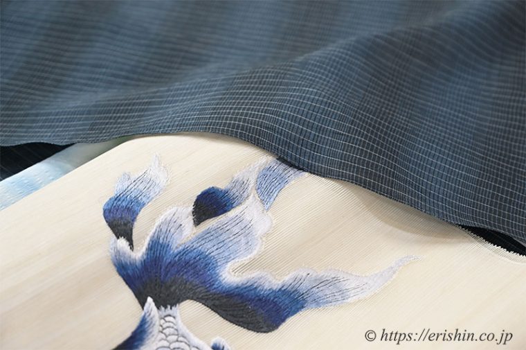 小千谷縮のコーディネート　小千谷縮と誉田屋源兵衛の金魚の刺繍の帯
