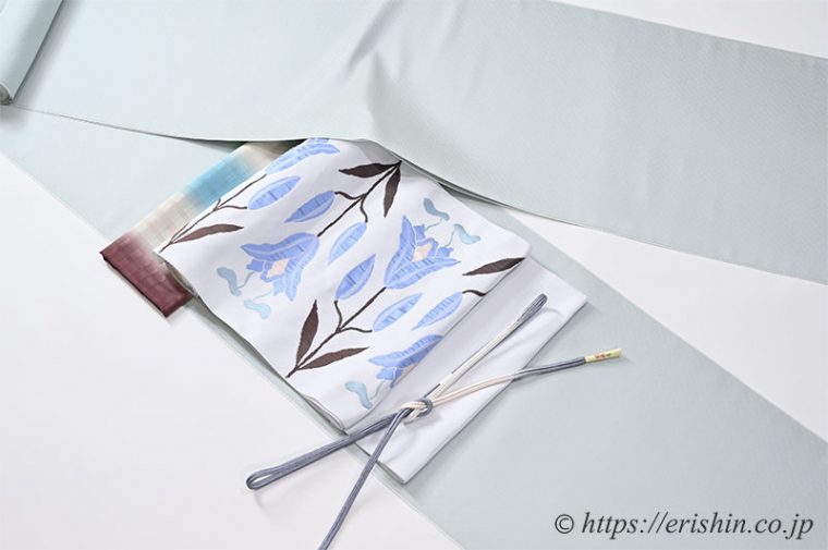 旬のお勧めコーディネート「洛風林 名古屋帯と勝山さと子 織り無地着尺 二重奏（無地/青磁色）」