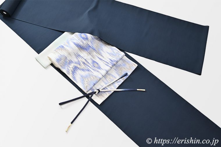 コーディネート「洛風林 名古屋帯（太子間道/白練色）と勝山さと子 菱薄無地（濃紺）」