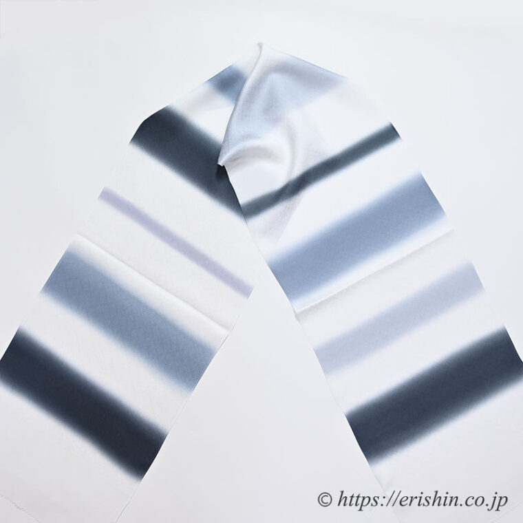 三色段暈かし（幾何市松地紋/白鼠×羊羹色藤紫×黄蘗色）