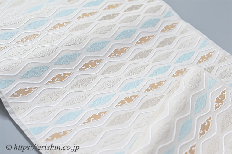 美術工芸 啓 　九寸織名古屋帯（慶雲文/白藍色×白茶色や潤色）