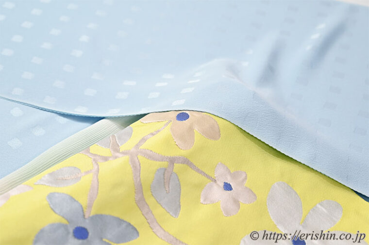 着物と帯、和小物のお勧めコーディネート「洒落無地（ドット市松/水色）に　洛風林　九寸織名古屋帯（競花錦/刈安色）」