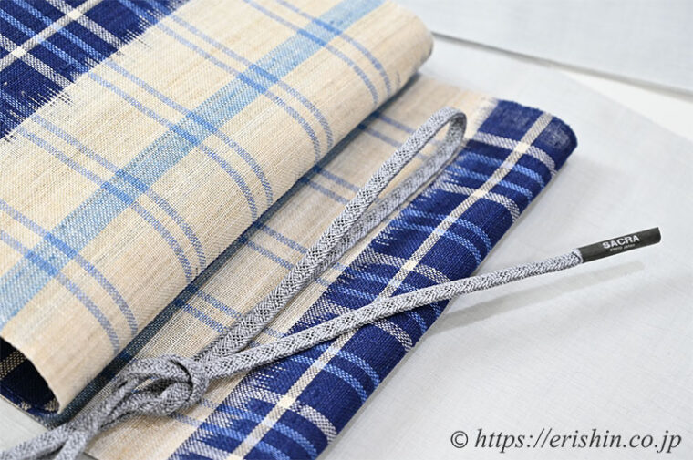 小千谷縮のコーディネート「小千谷縮（無地/白鼠色）に麻八寸織名古屋帯（ずらし格子）」