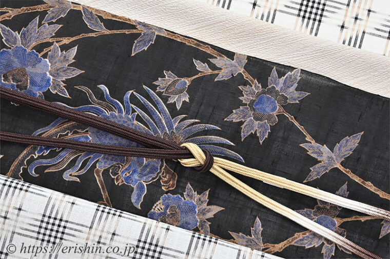 旬のお勧めコーディネート「絣を楽しむ　大城廣四朗織物の琉球かすりにガルーダ更紗の染帯を」