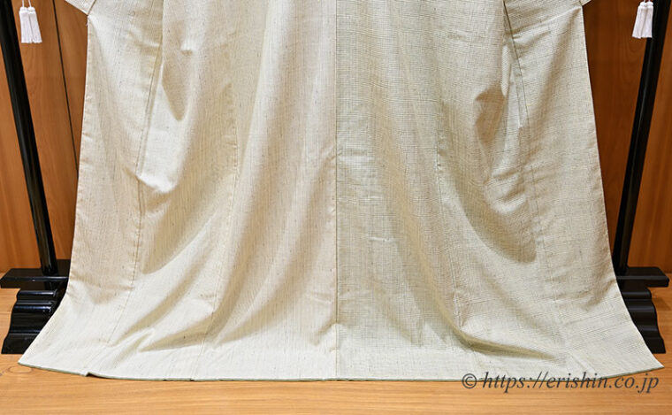 士乎路紬（片身替わり/格子と縞） きものSalon2022年秋冬号 上戸彩さんご着装分