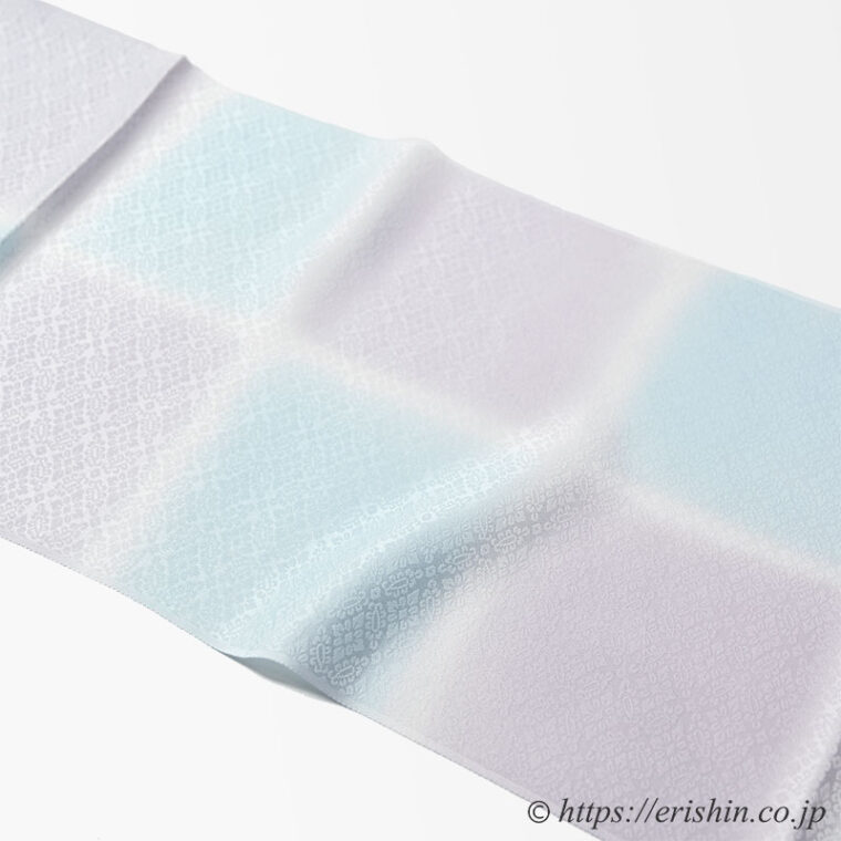 帯揚げ（菱花小波暈かし/薄水色×白藤色）　渡敬