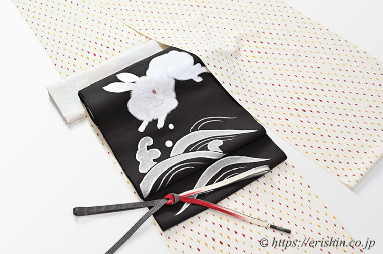 旬のお勧めコーディネート「大人可愛い小紋に波に跳ねる兎の帯を」