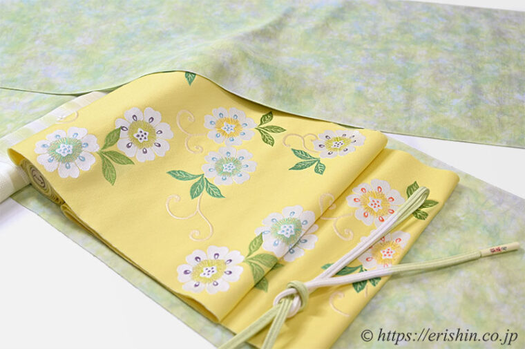 旬のお勧めコーディネート「春風に乗って　籠絞り染めワンポイント小紋と織名古屋帯」