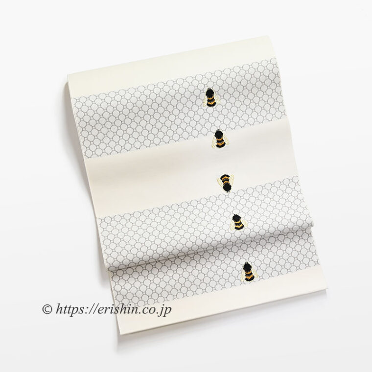 誉田屋源兵衛　九寸織名古屋帯（八蜂文・生成色/誉座織）