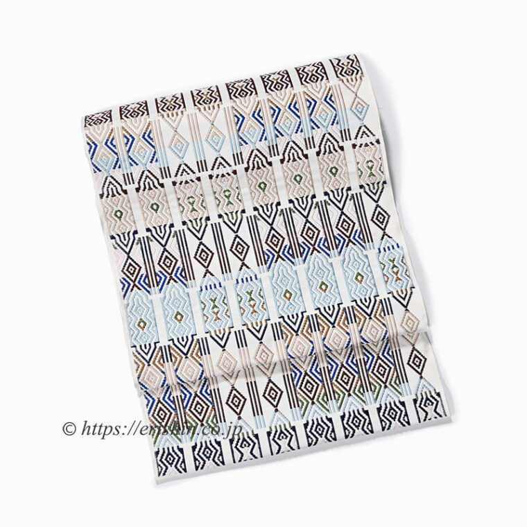 洛風林　九寸織名古帯（蛮彩/卯の花色に濃縹や焦茶色）