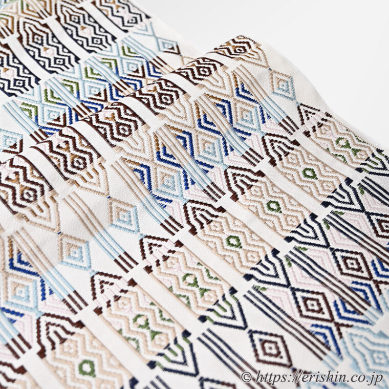 洛風林　九寸織名古帯（蛮彩/卯の花色に濃縹や焦茶色）