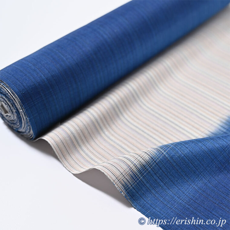 芝崎圭一　座繰紬（藍濃淡・緯段絣/藍濃淡と淡い白橡色）反物・着尺