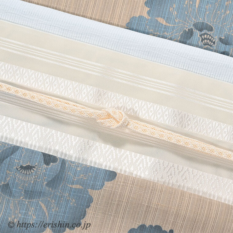 旬のお勧めコーディネート「竺仙 松煙染小紋（芍薬）に博多の紗献上八寸帯を」