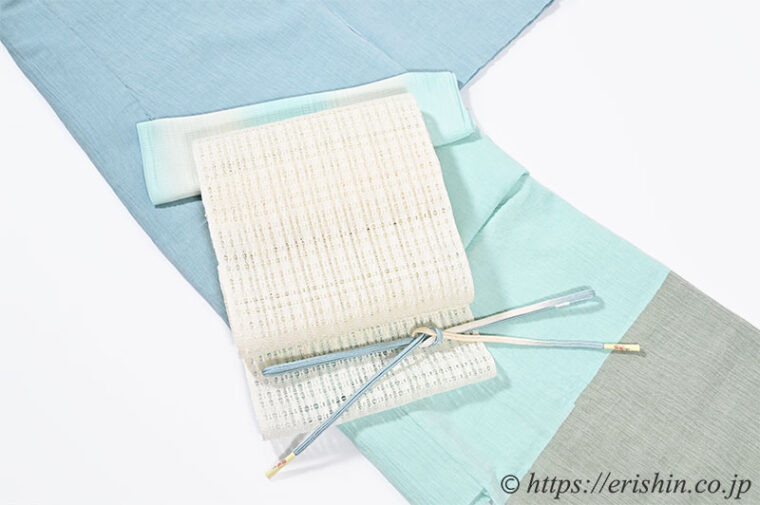 旬のお勧めコーディネート「おでかけ縮木綿（浅縹色×水浅葱×麹塵色）のコーディネート　with八寸羅帯」