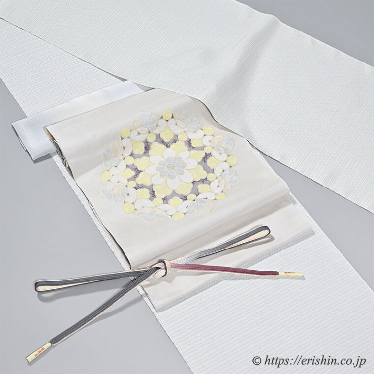 旬のお勧めコーディネート「下井伸彦作 綾織横段縞に 洛風林の大きな華文を」