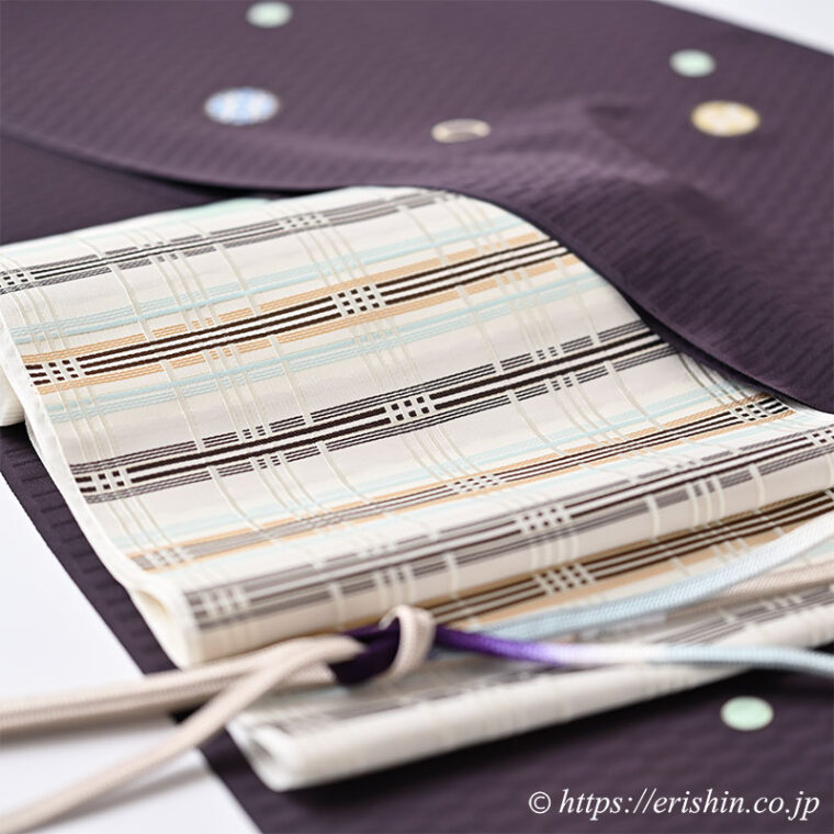 旬のお勧めコーディネート「濃地の飛び柄小紋に美術工芸啓の名古屋帯で軽やかに」呉服えり新