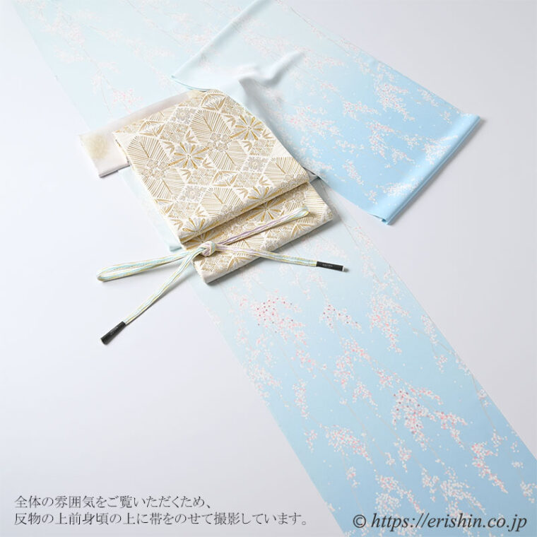 旬のお勧めコーディネート「暈しも見事な枝垂れ花の付下に松竹梅の袋帯」