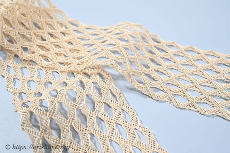 誉田屋源兵衛　半幅帯（芭蕉角繋/生成色）