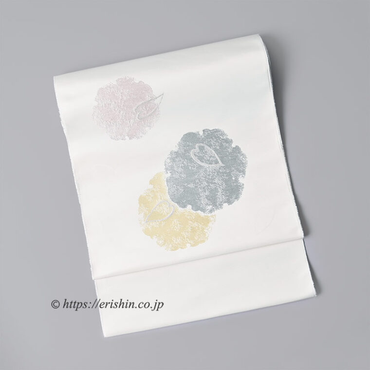 九寸織名古屋帯（雪輪桜/漆のような白）