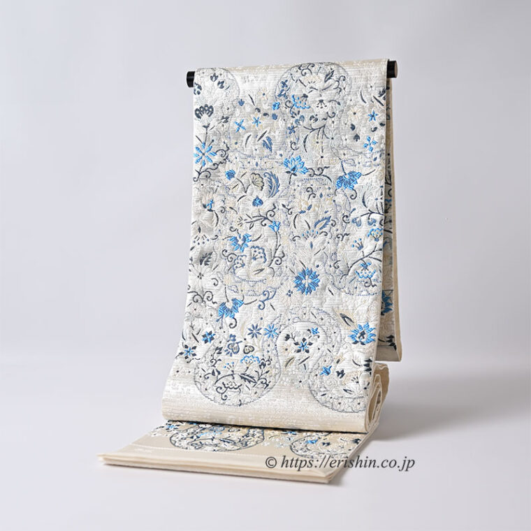袋帯（能装襷流し文/銀彩）