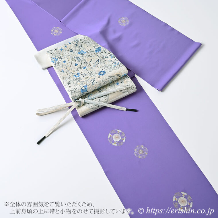 旬のお勧めコーディネート「レセプションに　蝶華紋の紫苑色の付下に銀彩の袋帯」